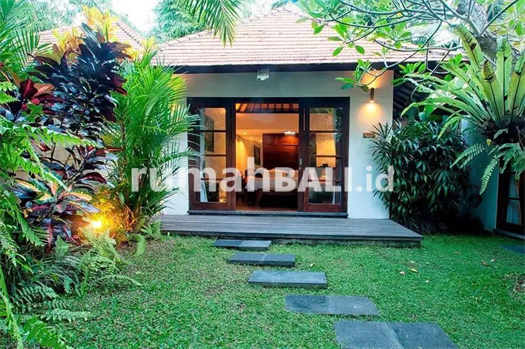 Image Property Villa dengan Luas Besar dan Kamar Banyak di area Kedewatan Ubud Bali.