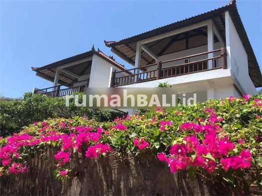 Image Property For sale 8 br villa beach front in amed fantastische view