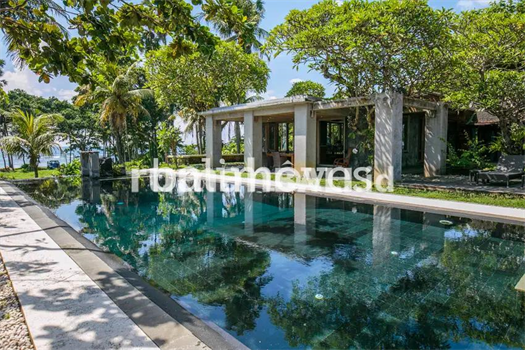 Image Property Vila Megah Dengan Empat Kamar Tidur Di Tepi Pantai Gianyar