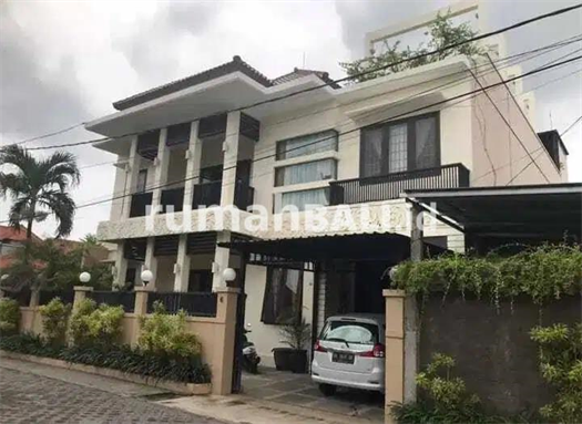 Image Property Dijual rumah megah lantai 3 lokasi sunset road kuta