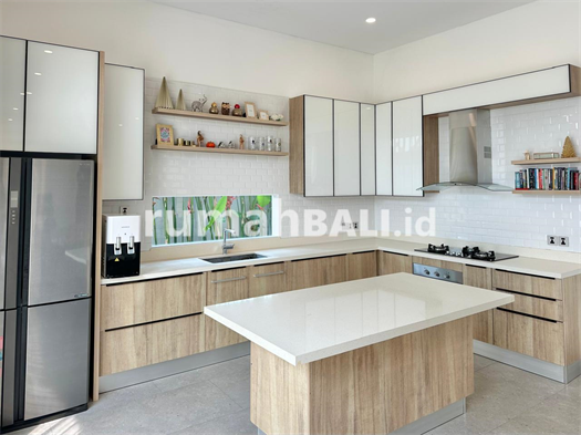 Image Property Villa di Canggu dkt sekolah Montessori finns bech club Bali